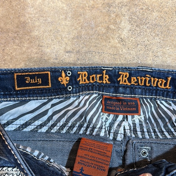 Women’s rock revival skinny jeans, size 29, in the same measures about 31” - Picture 4 of 9